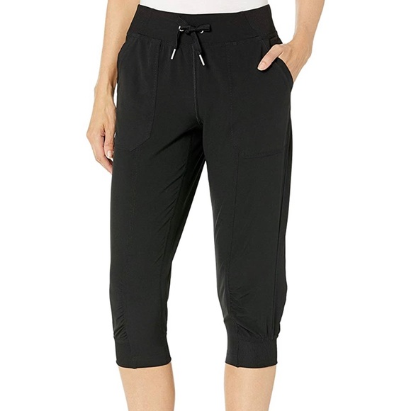 Calvin Klein Pants - NWOT Calvin Klein Performance Stretch Capri